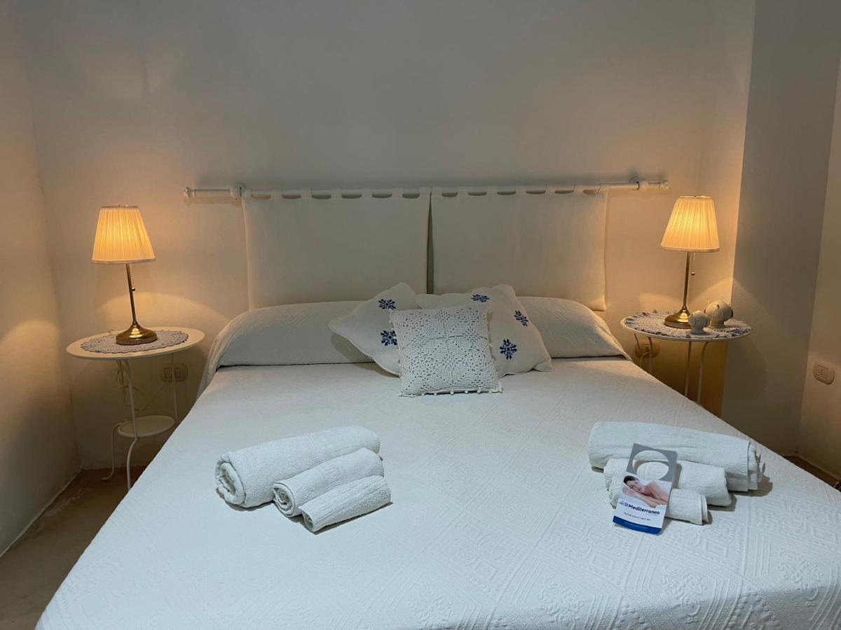B&B Vie Del Mediterraneo Порто-Чезарео Экстерьер фото