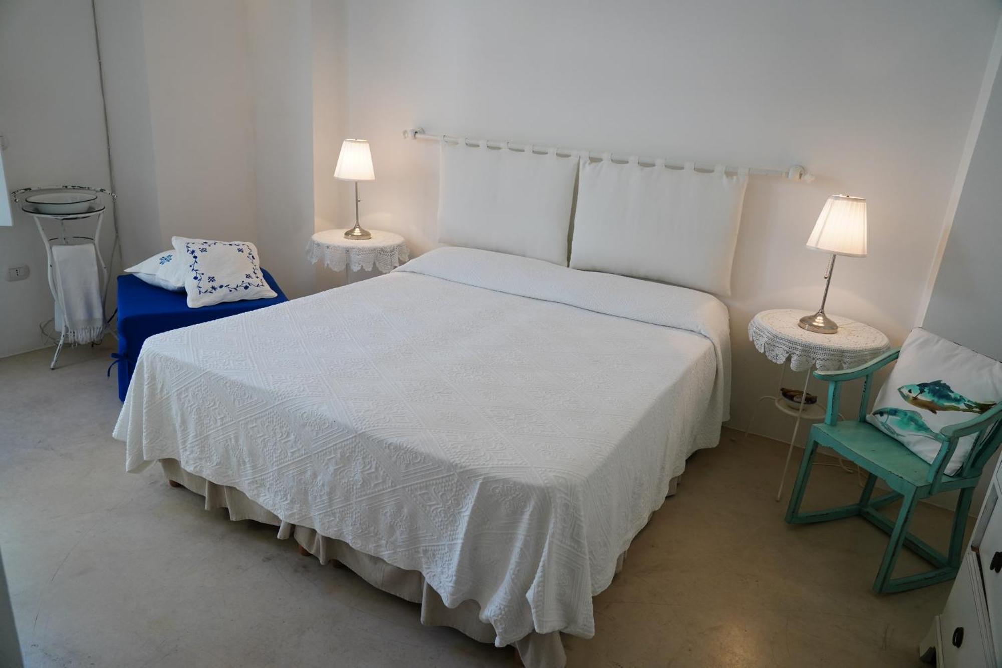 B&B Vie Del Mediterraneo Порто-Чезарео Экстерьер фото